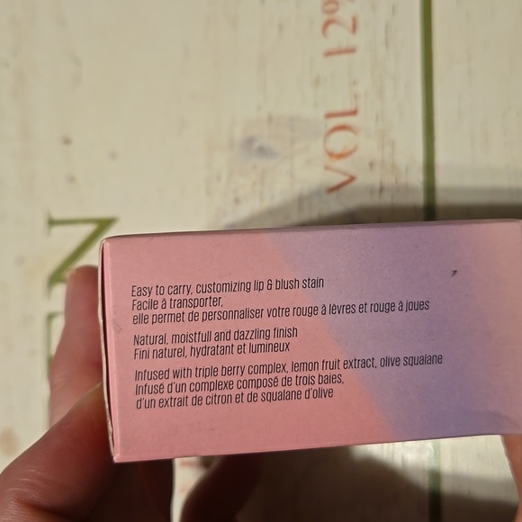 Kaja Jelly Charm Lip & Blush Glazed Keychain Stain - Cherry Spritz - Picture 5 of 6